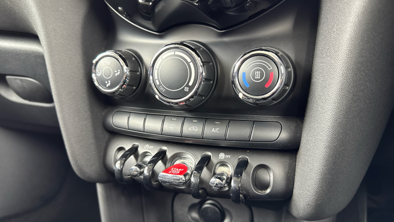 MINI Hatchback 1.5 Cooper 3dr Auto Petrol Hatchback